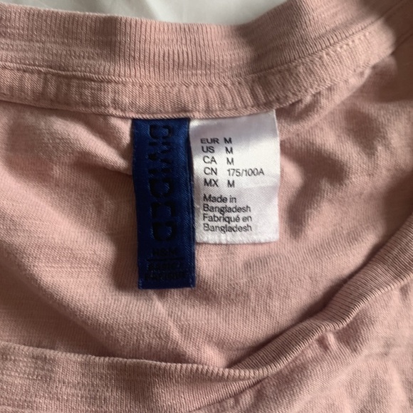 Divided  woman’s pink tshirt size medium - Picture 8 of 10